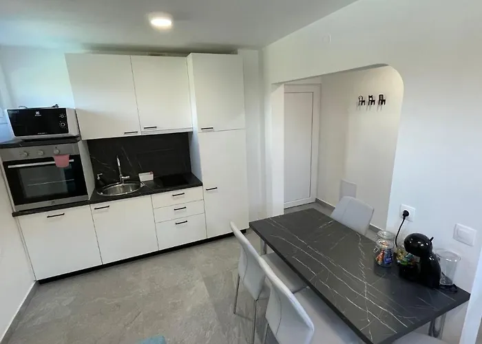 Rouge Apartment *